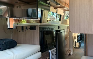 Luxury Mercedes 24' Pet Friendly Van