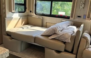 Luxury on the Road: 2020 Newmar Ventana 3717