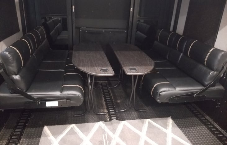 Garage/bunkhouse dinette