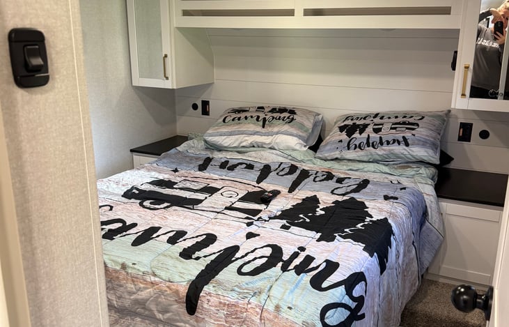 Master bed with queen size bed