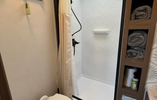 Big Merla Sleeps 7 and Bring your Furry Friends