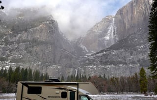 Spacious Easy to Drive Worry Free 2016 Minnie Winnie W/ U-Shaped Dinette