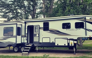 2022 Heartland Bighorn 39MB.