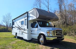 Winnebago Spirit | Cozy Class C RV with 3 slides