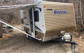 Lightweight 2012 Skyline Bobcat with Bunks