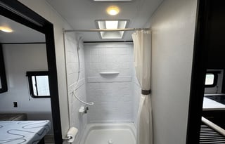 (NEW) Luxury Camper, with Delivery and set up!!!