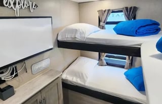 Catalina 2 bedrooms/ bunk room Sleeps 8 light w