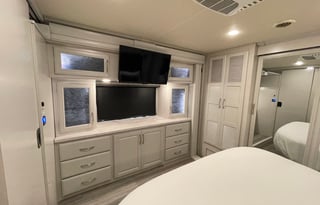 Luxury coach  34rx (CL14)