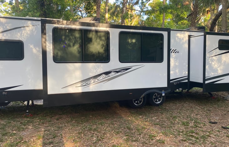 Two large slide outs