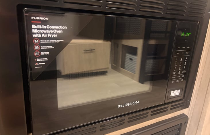 Microwave with air fryer