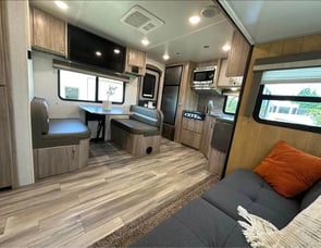 Winnebago Industries Towables Minnie 2529RG