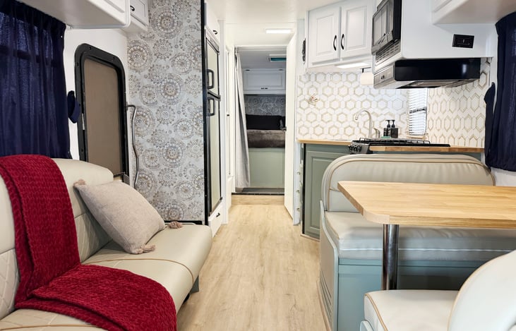Las Vegas RV Rental Interior – Burning Man EDC Festival Camping – Sleeps 5 Adults 2 Kids