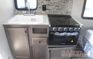 19'! Light! Comfy! Sgl. or Small Family! Delivery!