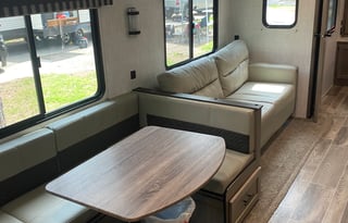 2021 Gulf Stream RV Conquest 323TBR