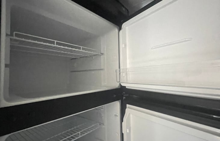 Top freezer to stainless steel fridge