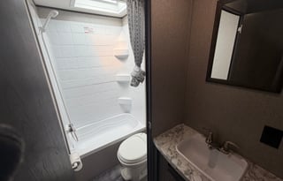 Spacious Clean 29' Jayco Travel Trailer