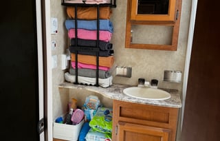 Farm Stay RV Getaway-Sleeps 9-Delivery Available