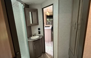 (Delivery only) sleeps 10, 2 baths Sunset Trail