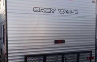 32ft SMART HOME CAMPER WiTH HOT TUB & MESAGE CHAiR