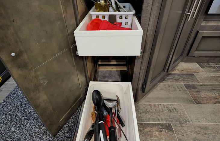 Few utensils provided for blackstone and cooking.