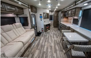 T2022 CONVENIENT & EASY TO DRIVE RV!!! GEORGE TOWN