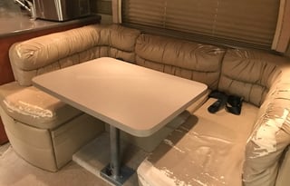 Perfect Family Vacation Motorhome Sleeps 6.