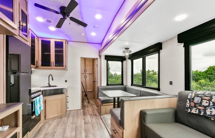 This impressive Cherokee Arctic Wolf 287BH Limited is spacious and loaded with comfortable features. Sleeps up to 10. Two bedrooms with separate bunkroom. Outdoor kitchen, solar and much more.