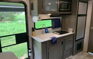 Cozy Getaway - 2021 Dutchmen RV Kodiak Cub 185MB