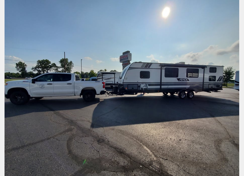 Travel Trailer rentals in New Hudson