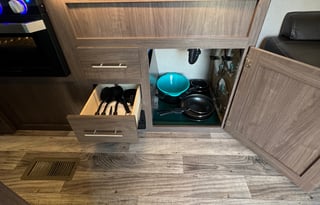 Harrison - Fully Stocked, Sleeps 8, Delivery Avail