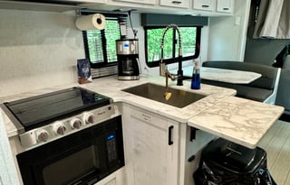 Rhonda The Road Queen - 2022 East to West Entrada