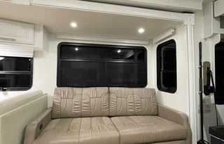 Luxury Style - 2016 Forest River Georgetown 364T