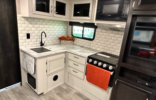 2022 Jayco Jay Feather 24BH