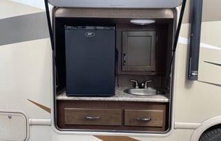 “TULIP” - 2017 Thor Motor Coach Freedom Elite 29FE