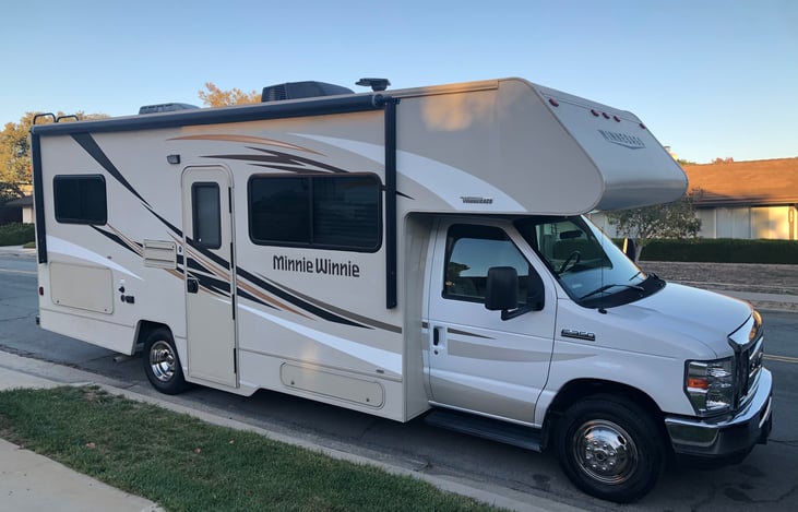 22 Foot Rv 23.0 Minnie Winnie 22R Class C Motor Home | RVshare