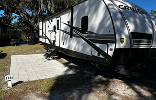 Pet Friendly RV rental near Orlando theme parks!