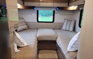The Best View - 24 ft. Mercedes Winnebago View