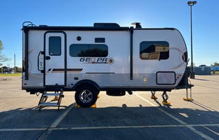 2023 Rockwood Geo Pro G19FBS Sleeps 4 Queen Bed!