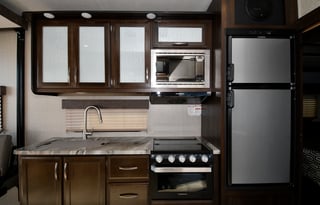 2020 Momentum Toy Hauler | Sleeps 6 | Pet Friendly