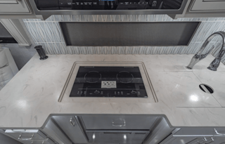 2023 Fleetwood RV Discovery 38W