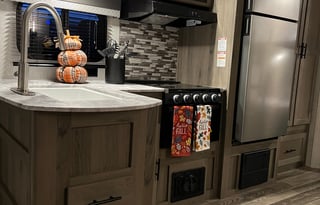 Beautiful & Spacious 30’ Gulf Stream w/ slide