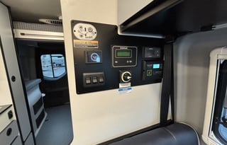 4WD All-Season "Jane" UNLIMITED MILES + Starlink