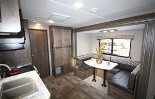 2021 Dutchmen RV Coleman Lantern Series 300TQ