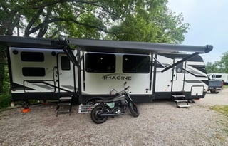 2023 Grand Design 3210BH Sleeps 7!