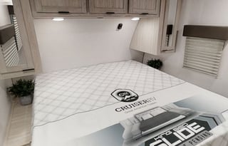 2022 Cruiser Shadow Cruiser 248RKS