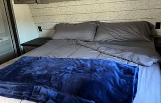 2022 Keystone RV Raptor 351