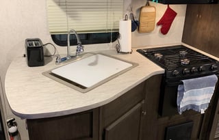 2019 Starcraft Launch Outfitter 27BHU