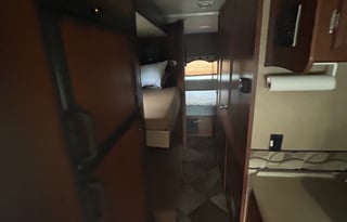 2015 Coachmen RV Leprechaun 28DS Ford 450