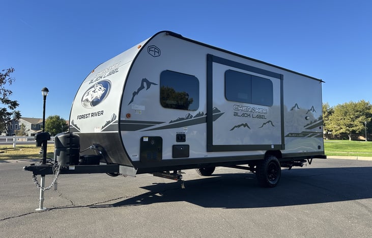 Additional exterior front-quarter view of the Cherokee Black Label trailer.