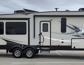 Coachmen RV Chaparral 360IBL